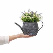 daiktų Vintažinis dekoratyvinis metalinis ąsotis, juodas su grioveliais, 12,5 cm, retro stiliaus