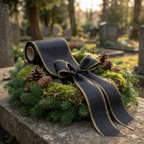 daiktų Elegantiška muaro vainiko juostelė, 175 mm juoda su perlų kraštu ir taftiniu pynimu, dekoratyvinė juostelė laidotuvių floristikai, kaspino juostelė, 25 m