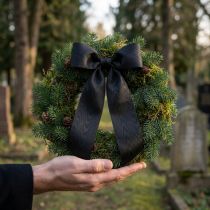 daiktų Juoda gedulo juostelė vainikui 125 mm 25 m - Elegantiška gedulo juostelė floristikai ir dekoravimui, acetato juostelė