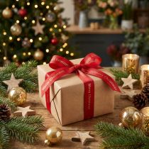 daiktų Raudona kalėdinė juostelė su auksine raide "Merry Christmas", plotis 25mm, ilgis 20m