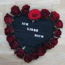 Įkraunama medžiaga širdelė gėlių putplastis juodas 33cm 2vnt vestuvinė dekoracija