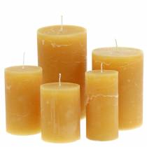 Spalvotos žvakės medaus spalvos Įvairių dydžių