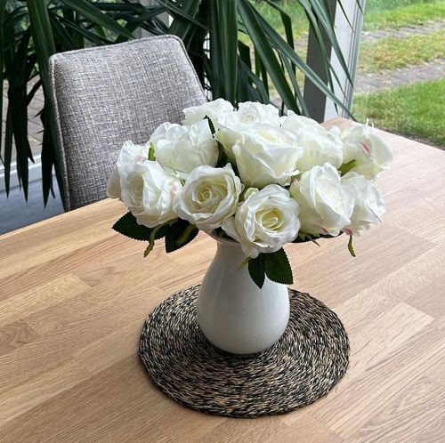 daiktų Dirbtinės rožės kekėje baltos 30cm 8 vnt