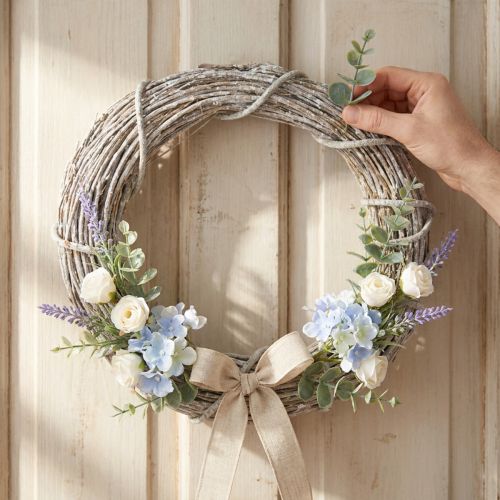 Dekoratyvinis vainikas, baltai dažytas, durų vainikas, „shabby chic“, Ø42 cm, natūralios šakos, kaimiškas stilius | Floristik24.lt