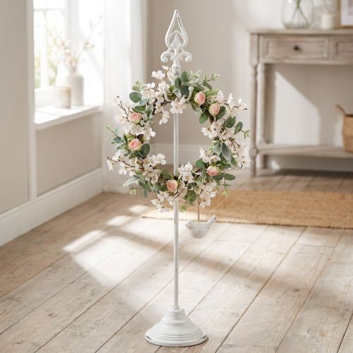 Vainiko laikiklis Shabby Chic baltas vainiko stovas metalinis 4 kabliukai H76cm | Floristik24.lt