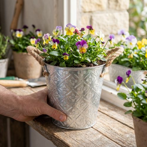 Metalinis sodinimo vazonas, gėlių vazonas su rankenomis, sodintuvas su gėlių raštu Ø18cm | Floristik24.lt