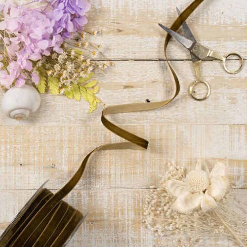 Dekoratyvinė aksominė juostelė, siaura, 10 mm pločio, 20 m ilgio, ant ritinėlio | Floristik24.lt