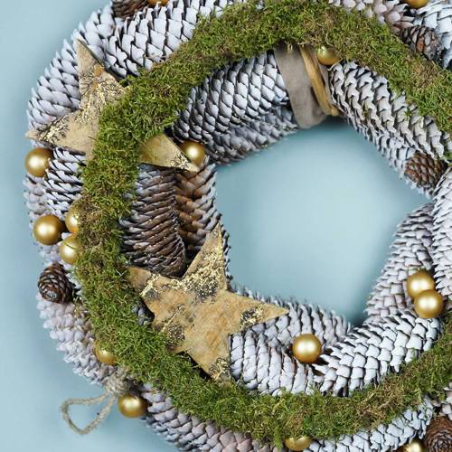 Floristik24 Medinės žvaigždės su blizgučiais, skirtos pakabinti natūralią mango medieną 6,4–7,1 cm × 7–7,8 cm 3 vnt.