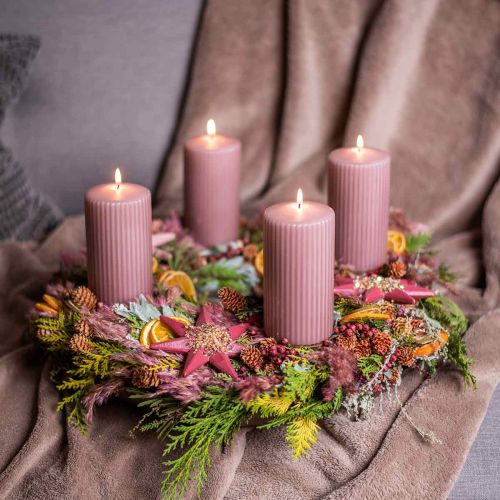 Stulpinės žvakės senovinė rožinė žvakė su grioveliais 70/130mm 4vnt