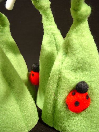 Floristik24 Kiaušinio šildytuvas veltinio gėlės 16cm 4vnt