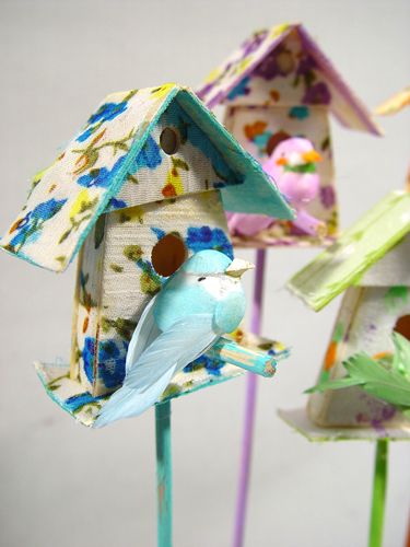 Floristik24 Paukščių namelis su paukščiu ant kirtiklio 3,5cm 12vnt
