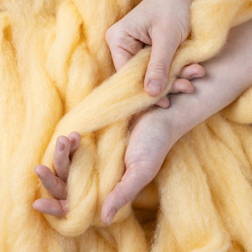 daiktų Vilnonė virvelė, vilnonė juostelė, kreminės oranžinės spalvos, 10 m vilnos vainikams ir kompozicijoms