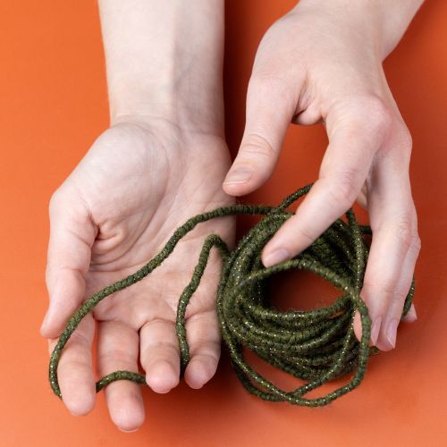 daiktų Žalia vilnonė virvelė su auksiniais siūlais, 5 m x 5 mm su viela, dekoravimui ir rankdarbiams