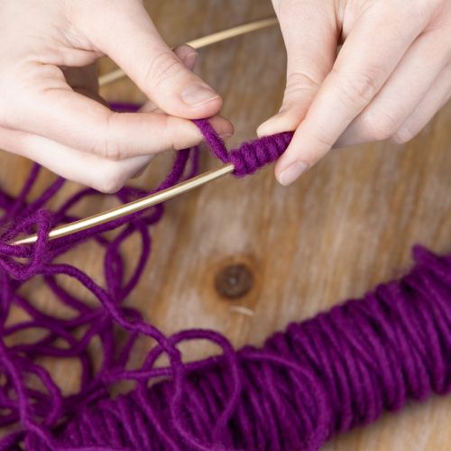 daiktų Vilnonė virvelė, violetinė, 55 m dekoratyvinė virvelė floristikai ir rankdarbiams