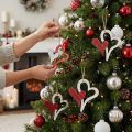 Širdies pakabukas iš medžio raudonas, baltas 8cm 24 vnt | Floristik24.lt