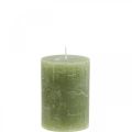 Floristik24 Vienspalvės žvakės alyvuogių žalios stulpinės žvakės 70×100mm 4vnt